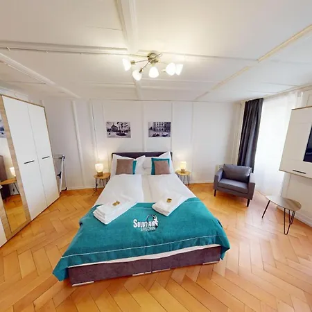Zentrale 2,5 Altstadtwohnung - Boxspringbett - Smart Tv 아파트 *