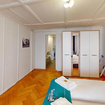 Zentrale 2,5 Altstadtwohnung - Boxspringbett - Smart Tv * Chur