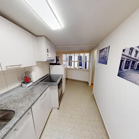 Zentrale 2,5 Altstadtwohnung - Boxspringbett - Smart Tv דירה