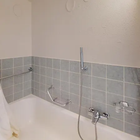 Zentrale 2,5 Altstadtwohnung - Boxspringbett - Smart Tv *