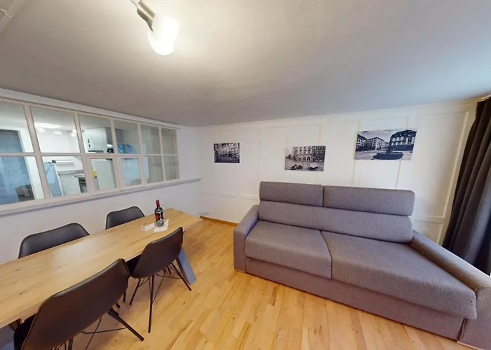 Zentrale 2,5 Altstadtwohnung - Boxspringbett - Smart Tv Chur