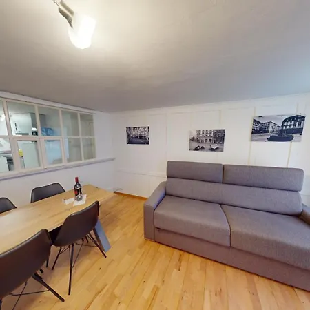 Zentrale 2,5 Altstadtwohnung - Boxspringbett - Smart Tv Chur