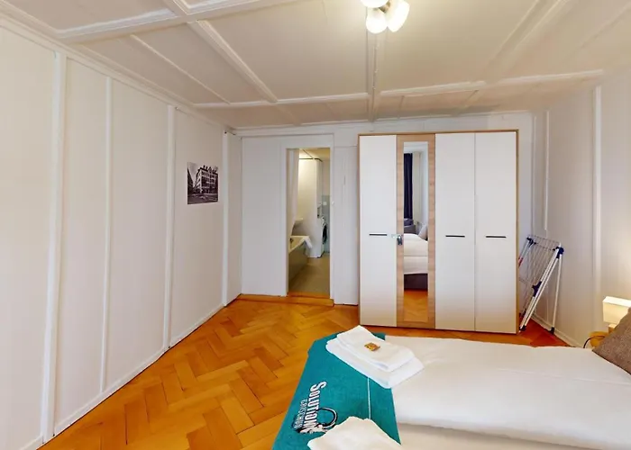 Zentrale 2,5 Altstadtwohnung - Boxspringbett - Smart Tv * تشر